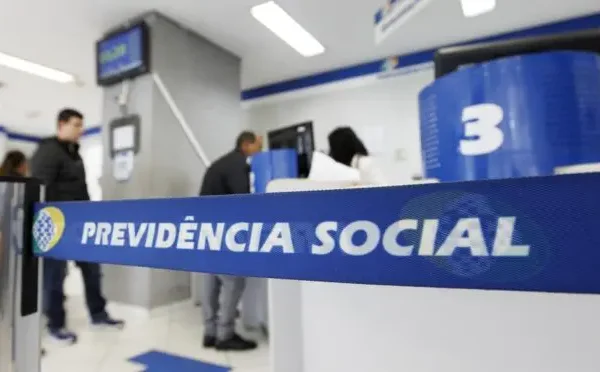 “Quem errou vai ser punido”, diz Lula sobre investigações no INSS