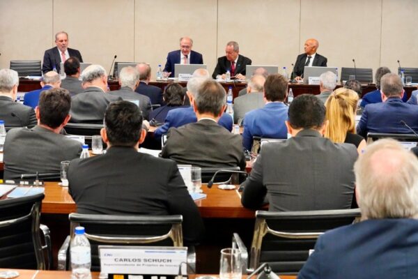 Brasil avança nas negociações com os EUA em parceria com a indústria nacional