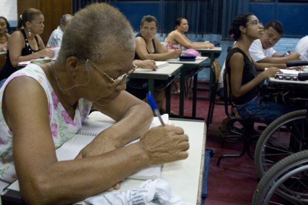 Programa Brasil Alfabetizado encerra novo ciclo com mais de 92 mil matrículas