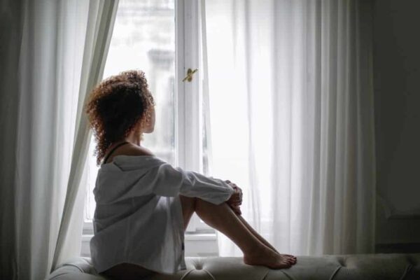 2 horas de silêncio por dia podem estimular o crescimento de novos neurônios; diz estudo Silêncio